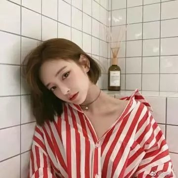 春泥溅花红